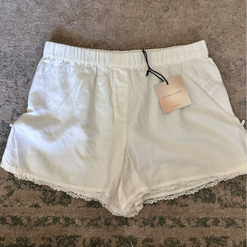 MWT’s HAPPILY GREY Women's White Lace Trim Shorts